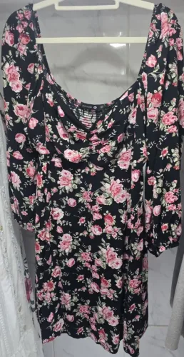 Vestido florido C&A Clock House fundo preto tamanho GG