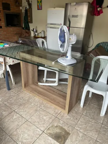 Mesa de Jantar em vidro, para 8 pessoas. Canto Alemão de brinde