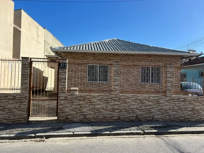 Alugo kitnet mobiliada próximo a beira mar de São José