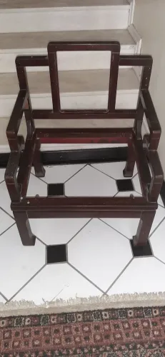 Cadeira de Aproximação de Madeira para Restauro