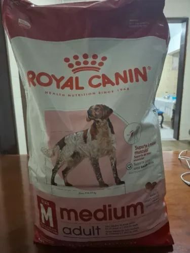 Ração média, Royal, para Cães.