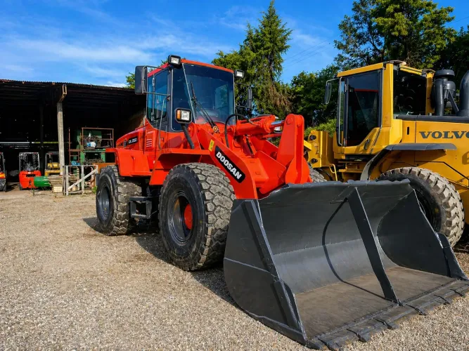 PA CARREGADEIRA DOOSAN DL250