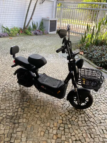 Moto elétrica seminova