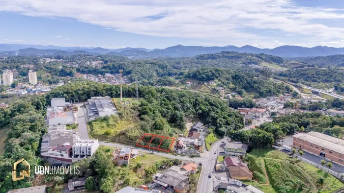 Terreno à venda no Bairro Tribess 366 m² | Região residencial