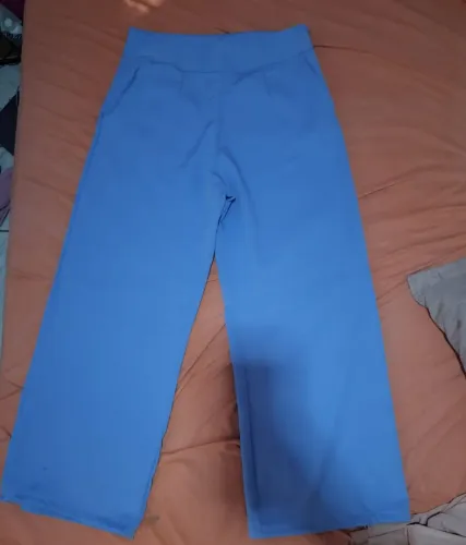 Calça de tecido azul nunca usada