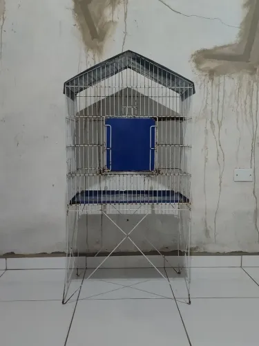 Gaiola Viveiro para Pássaros com Telhado Metálico e Bandeja Removível