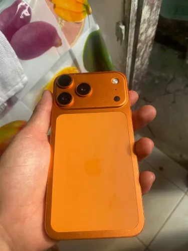 IPhone 11 (Carcaça do 17 Pro Max)