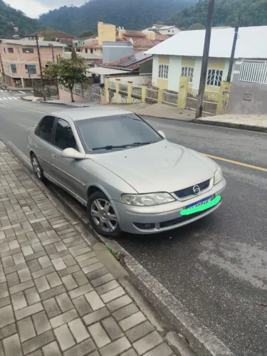 Chevrolet Vectra CD 2.2 16V / 2.0 16V Mec./aut. 2004