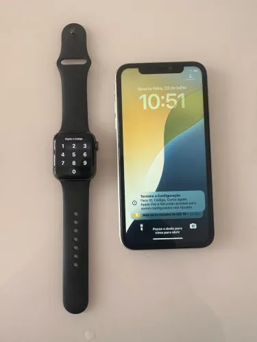 iPhone 11 128kg + Apple Watch SE 3 
