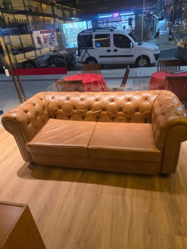 Sofá chesterfield