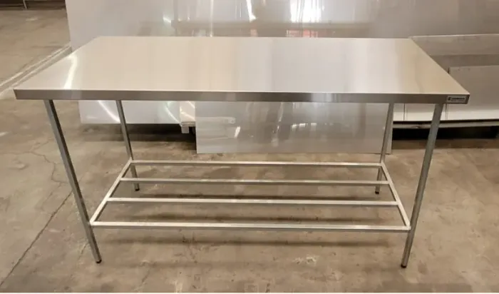 Mesa de Aço Inox 1,50x0,60 Para Cozinha Industrial - Nova