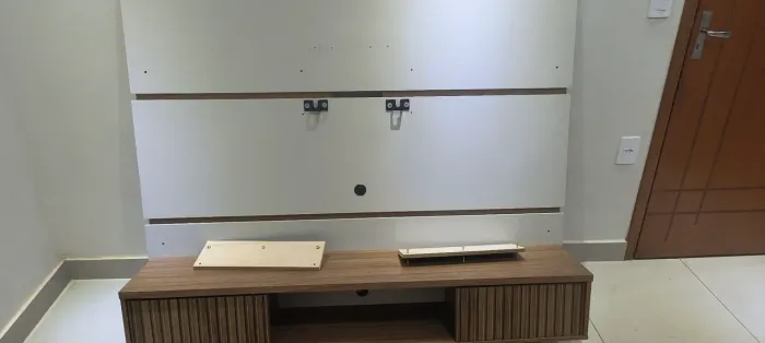 Painel de tv com gavetas 
