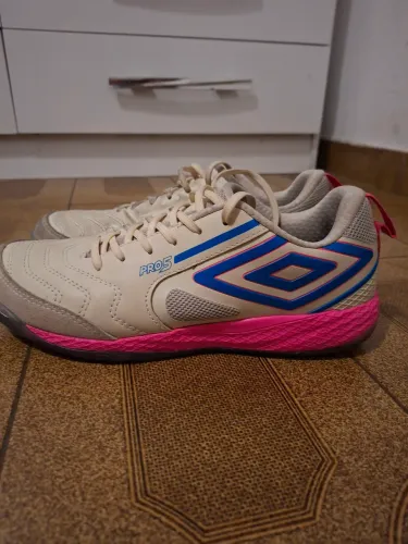 Chuteira Umbro Pro 5 Bump tamanho 40