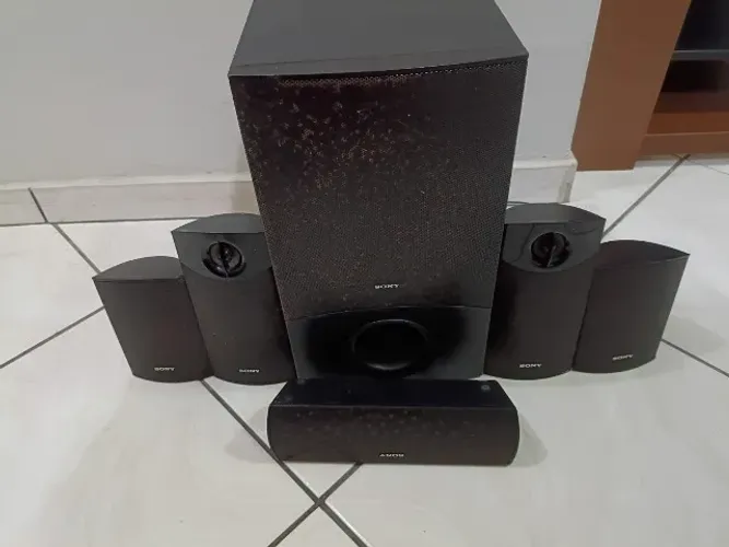 VENDO SÓ AS CAIXAIS DE HOME THEATER SONY MODELO HBD-DZ340K ,TODAS FUNCIONANDO PERFEITAMEN