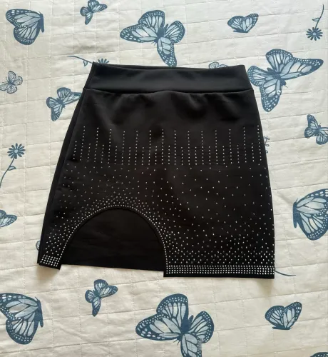 Saia Preta com Strass Tamanho P - Nova - R$20