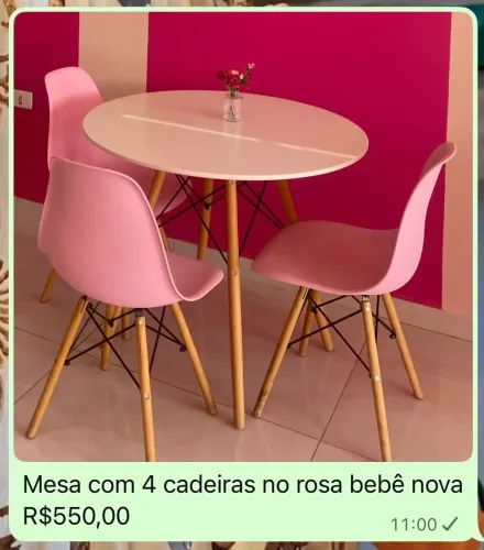 Mesa com 4 cadeiras