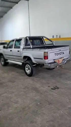Toyota Hilux CD 4X4 2.8 Diesel Mec. 2002