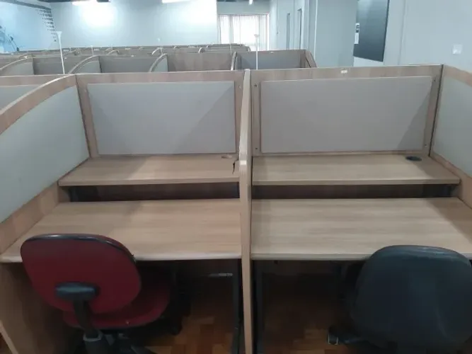 PA de atendimento com cadeira para CAllCenter padrão NR17 + balcão para recepção