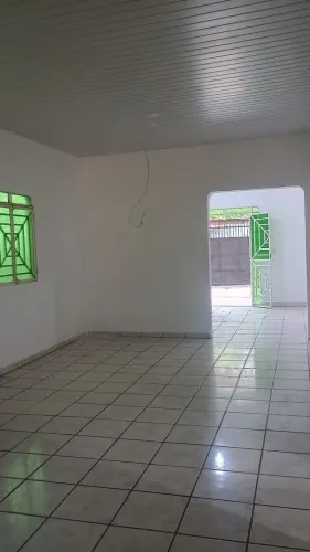 Aluga-se casa