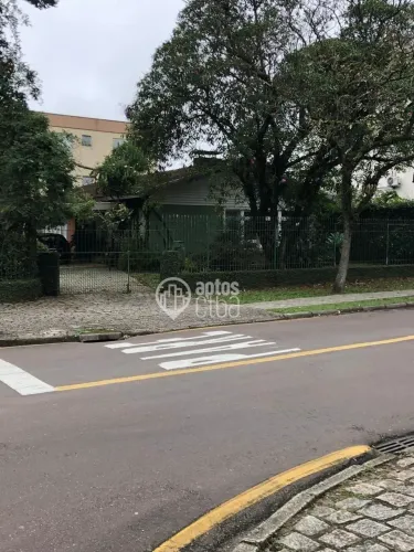 Ótima oportunidade de investimento! Terreno à venda no Bairro Bacacheri, Curitiba