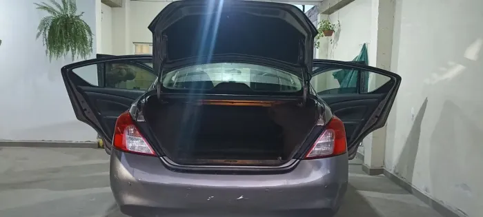 Nissan Versa SL 1.6 16V Flex Fuel 4P Mec. 2014