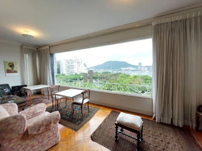 Amplo apartamento à venda na Praia de Botafogo 300 m², 4 quartos, vista privilegiada