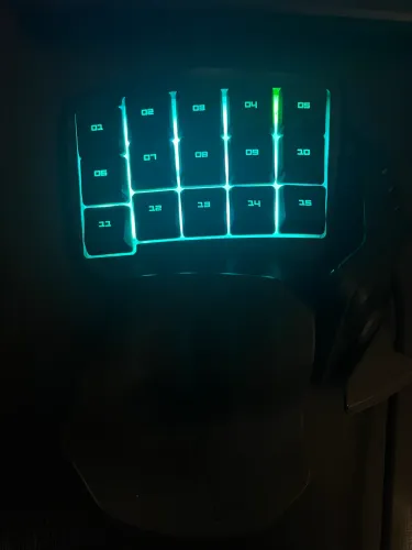 Razer Tartarus Chroma V1 com duas luzes com problema