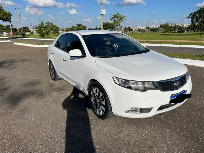 Kia Motors Cerato 1.6 16V Mec. 2011