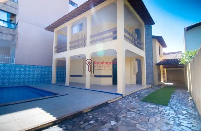 Casa Duplex de 5 quartos com lazer, pertinho da praia em Guarapari!