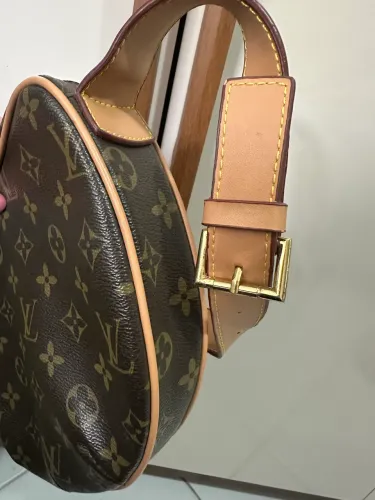 Louis Vuitton Croissant Monograma 