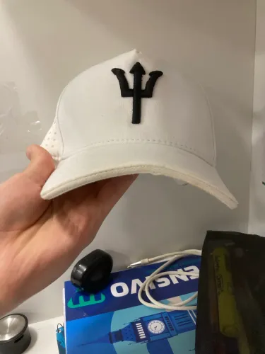Boné tracker gold branco