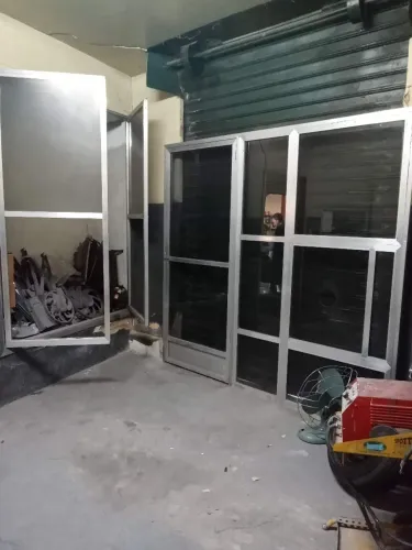 Porta de esquadria de alumínio com vidro