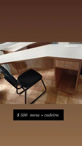 Mesa de escritório mais cadeira
