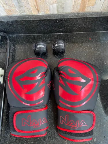 luva de Muay Thai Naja com bandagem one sport 3 m