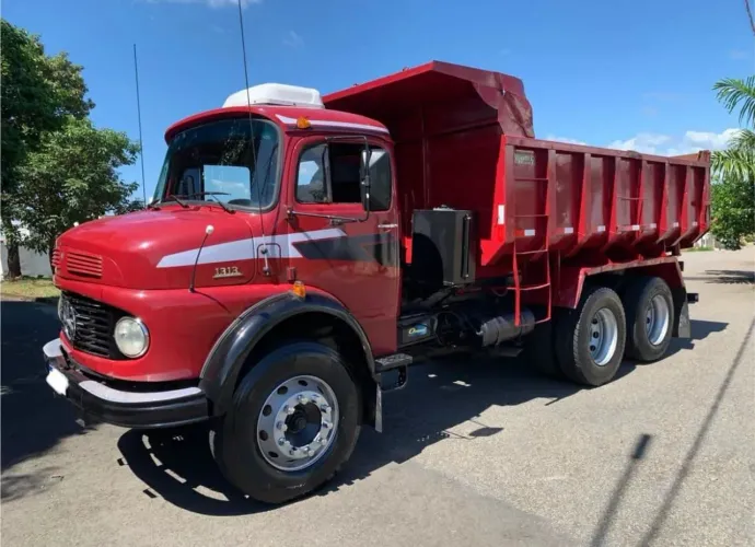 Vende-se caçamba tuck 1313