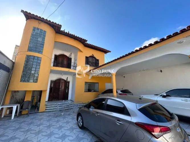 Casa com 4 dormitórios à venda, 330 m² por R$ 899.000 - Jóquei Clube - Fortaleza/CE