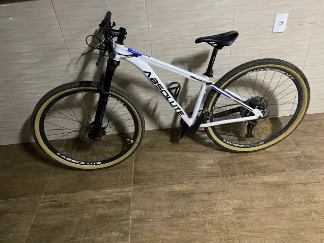 Vendo bicicleta semi nova