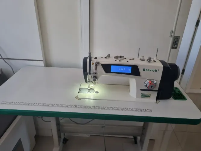 Máquina de Costura Industrial 