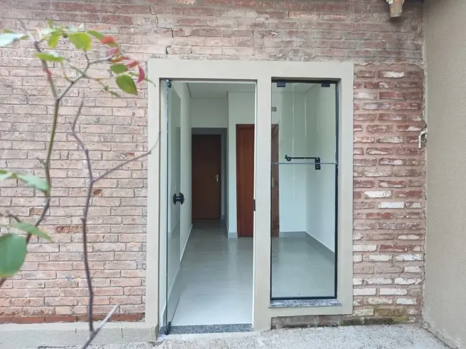 Sala em Galeria Comercial, com 30 m2, 2 Salas, Copa, Banheiro privativo- Centro/Campo Gran
