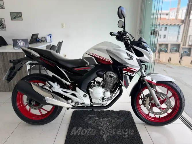 Cb 250 Twister - 2021 IGUAL A ZERO