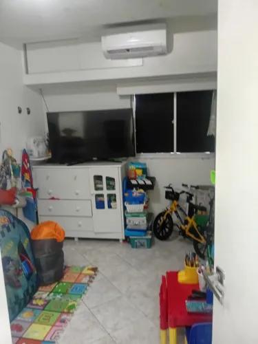 Vende se guarda roupa e cômoda infantil