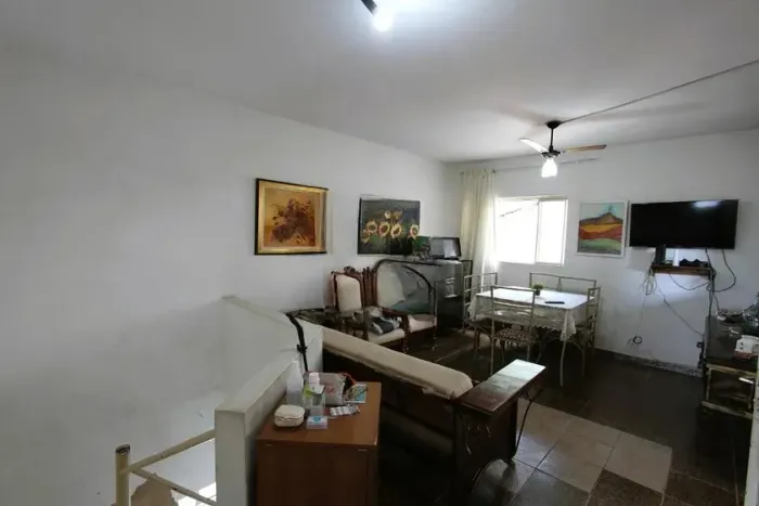 Casa à Venda - Nova Gameleira, 2 Quartos, 394 m2