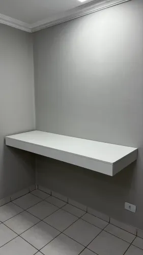 Mesa Bancada Suspensa Clínica Escritório Salão 1,50 x 0,50