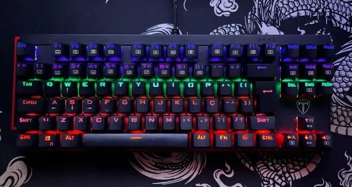 Teclado Gamer T-Dagger Corvette Rainbow Mecânico Switch Blue
