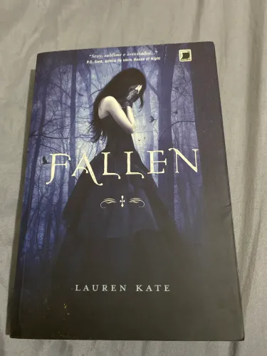 Livro Fallen - Lauren Kate 