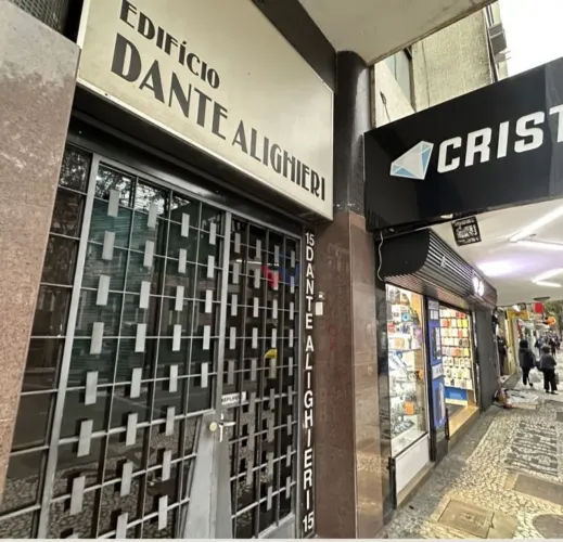 Espaço Comercial no Coração de Curitiba Endereço Estratégico para o Seu Negócio