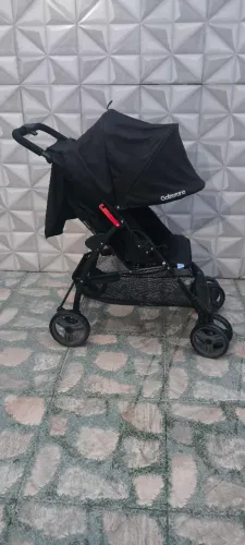 Carrinho de bebê - preto - Marca: Galzerano