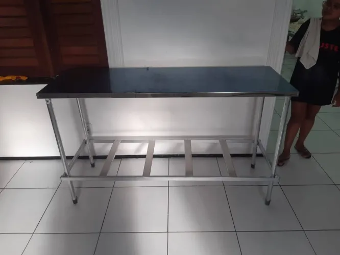 Mesa Lisa para sua cozinha industrial
