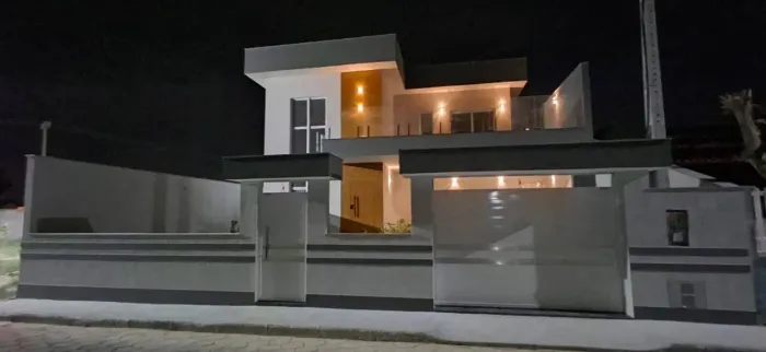 Casa de Alto Padrão em Condomínio Residencial Sonho de Vida-Lagoa azul/RJ