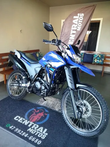 Vende-se XTZ 250 Lander Abs top Único dono Financiamos *